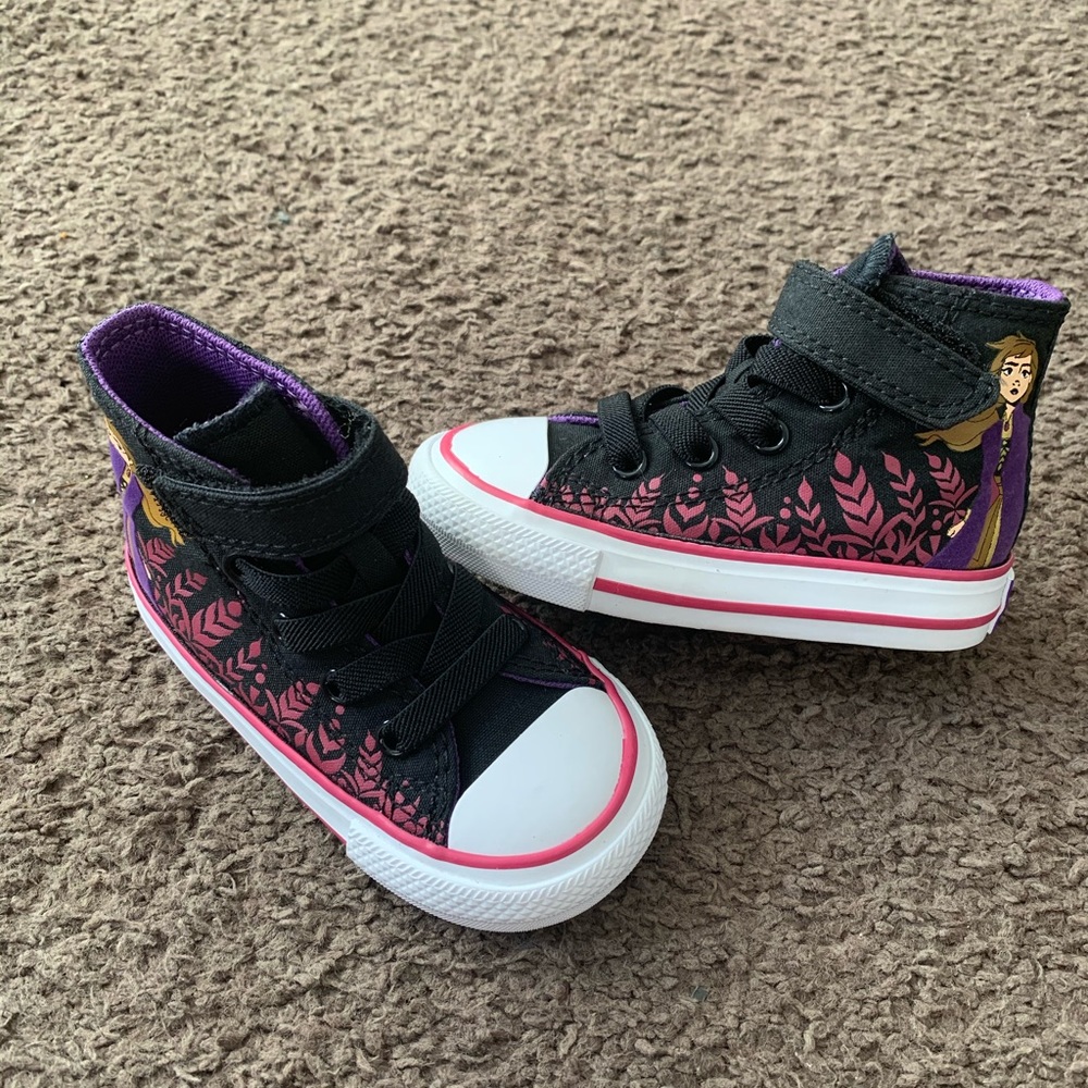 Converse shoes size 5